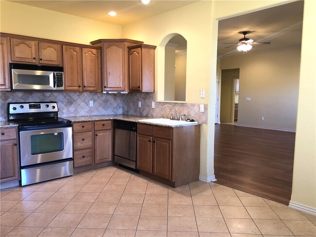 Photo - 574 Westford St