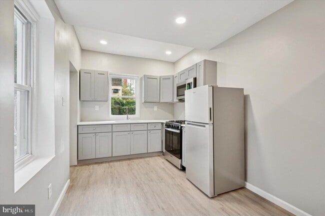 Photo - 1703 N Lambert St