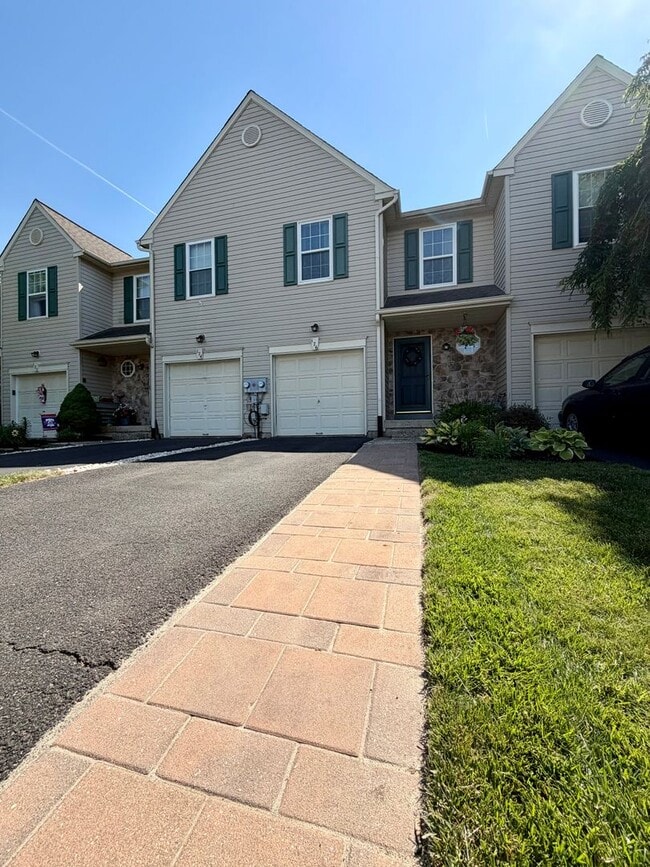 Photo - Stunning 3-Bedroom/2-Bathroom Townhouse. Available Mid July!