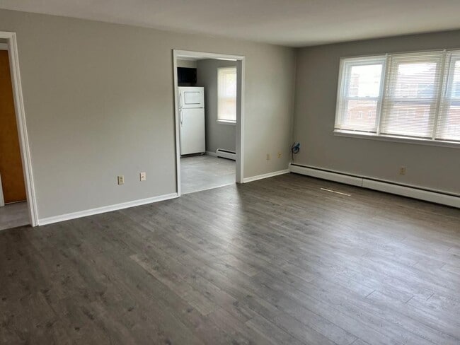 Photo - 131 Klinger Ave Unit Apt 4