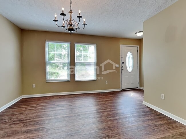 5557 Windsor Ct