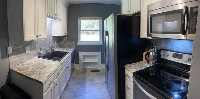 Photo - 2 Bedroom Apartment In Great Location!!