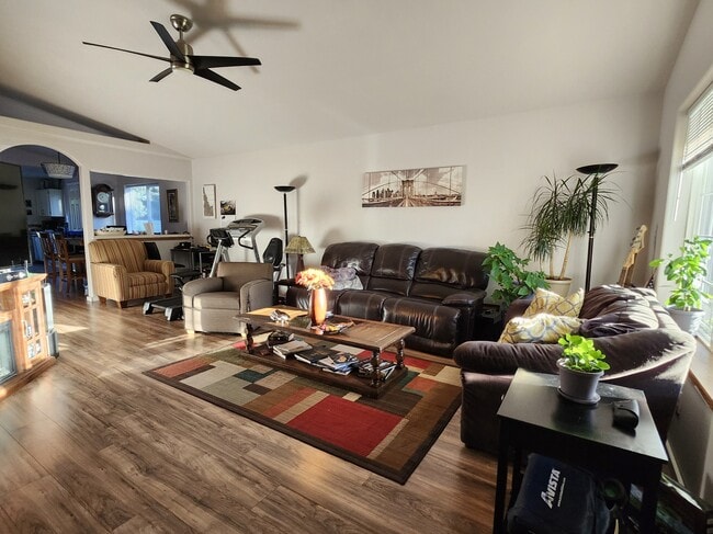 Photo - 5810 N Loraine St