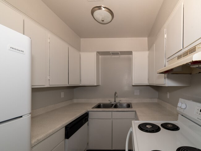 Parkway Crossing Apartments