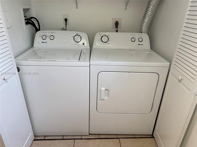 Photo - 9454 Palm Cir S Unidad 9454