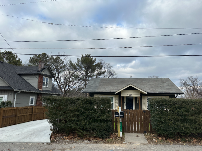 Building Photo - 3115 Rockmeade Dr Rental
