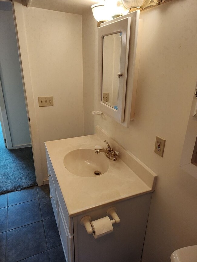 Photo - Great 2 bedroom, 1 bathroom house with lake access