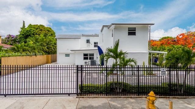 Building Photo - 590 SW 23rd Ave Rental