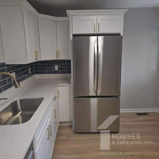 Photo - 511 Hampton Ave