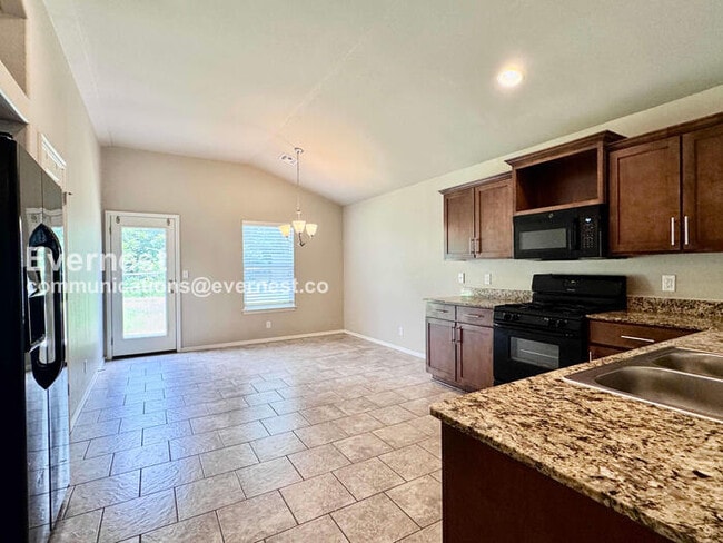 Photo - 10443 S James St