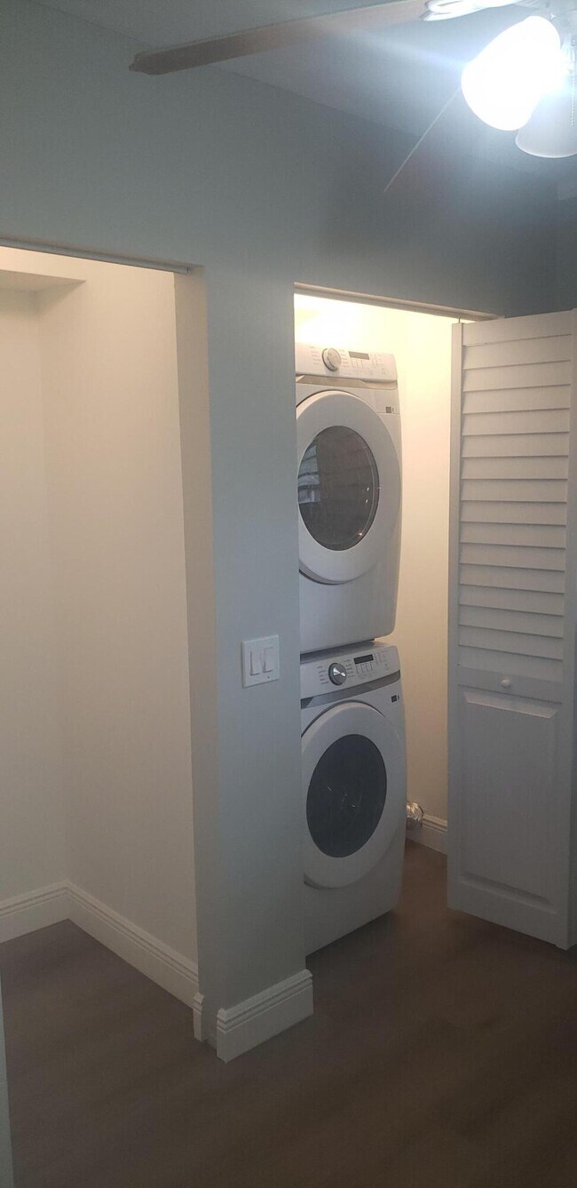 Photo - 4444 Golfers Dr W