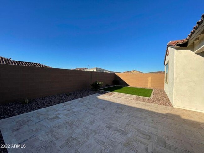 12553 W Calle de Sol