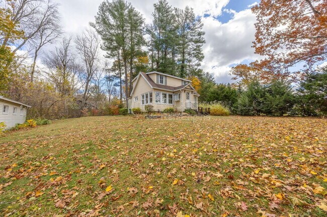 Photo - 70 Snipsic Lake Rd