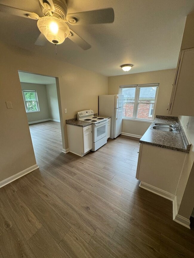 Photo - 2711 Brownsboro Rd Unit 2711 Brownsboro Rd - 3