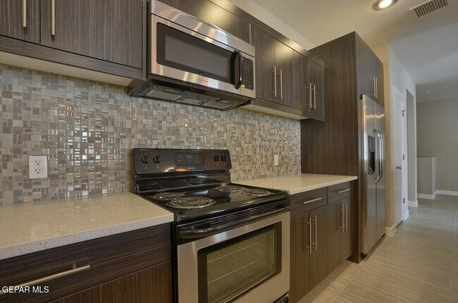 Photo - 410 Thorn Ave Unit 8