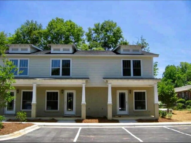 Building Photo - 3246 Wesley Ave Rental