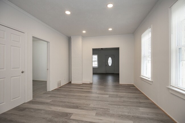 Photo - 3300 W 54th St Unit 3300 West 54th  1