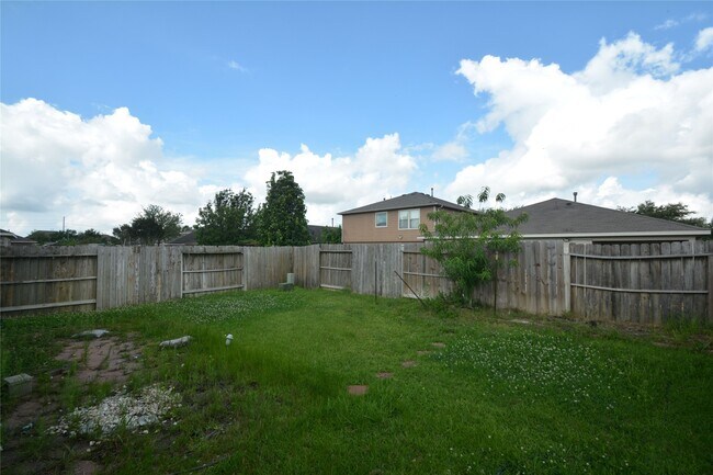 Building Photo - 15407 Key Crest Ln