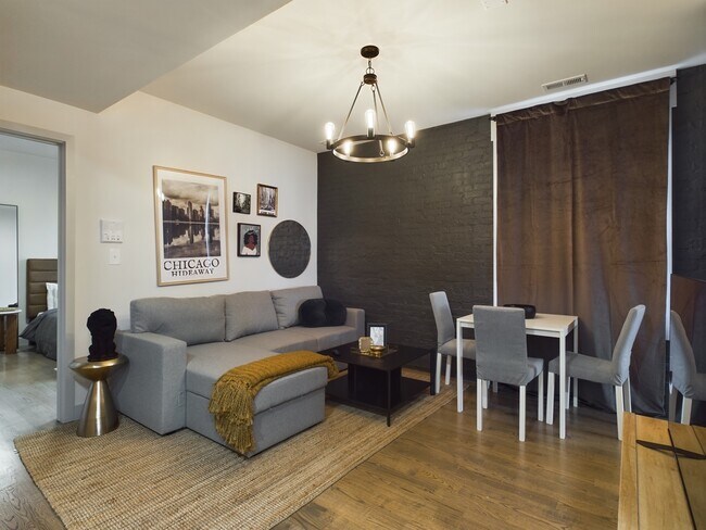 Photo - 2439 W Walton St Unit 1R