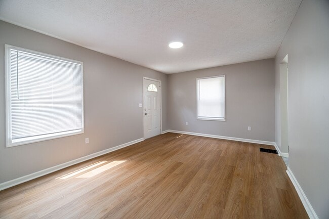 Photo - 2204 Howey Rd