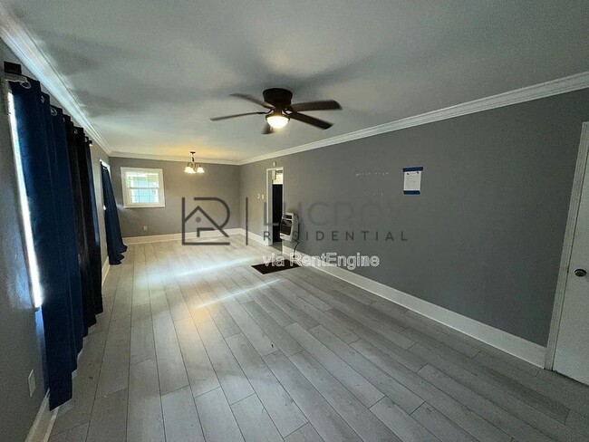 3030 Oak Forest Dr