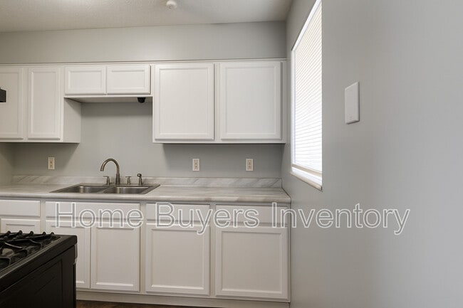 Photo - 536 Hyatt Ave