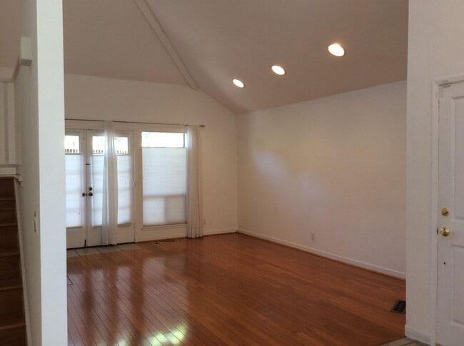 1 Berkeley Ct
