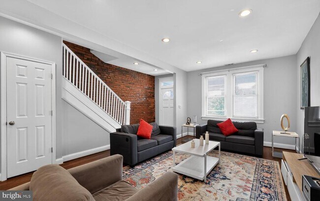 2630 10th St NE