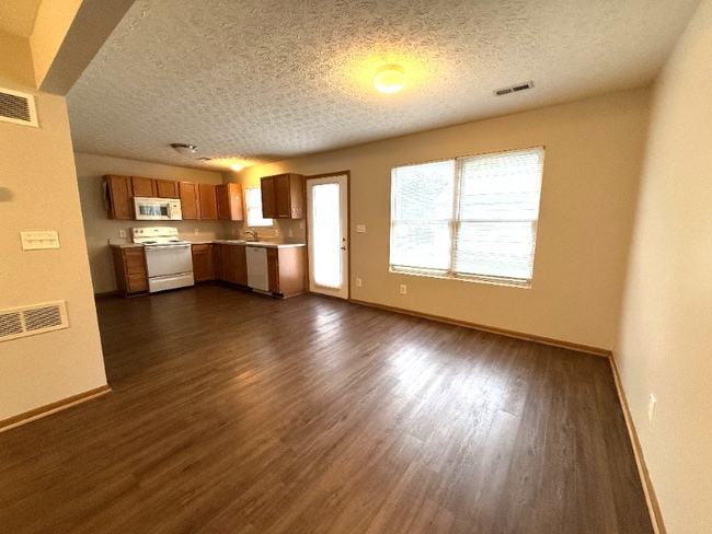 Photo - 7127 Black Mountain Dr