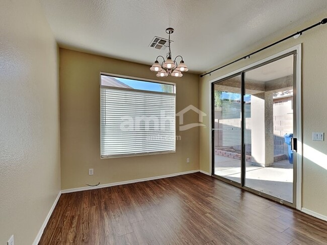 Photo - 766 S Jesse St