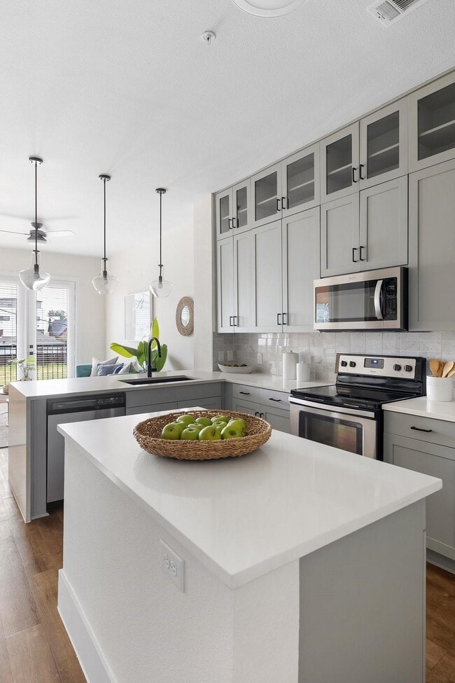 Building Photo - 1508 Blodgett St Unit 407 Rental