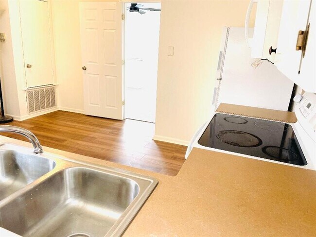 Photo - 5608 Cougar Dr Unidad 203