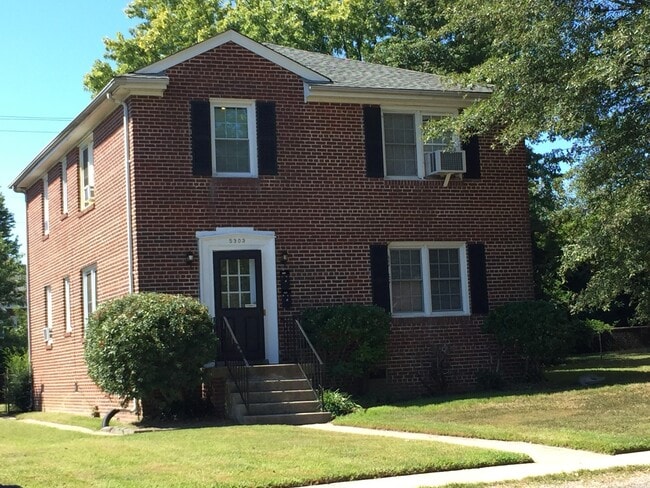 Building Photo - 5303 W Franklin St Unit Apt. 02