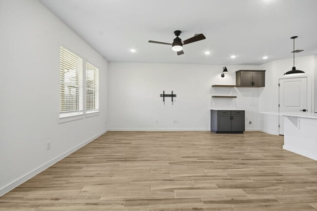 Photo - 8427 Bay Rdg Cir