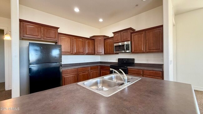 Photo - 1456 E 9th St