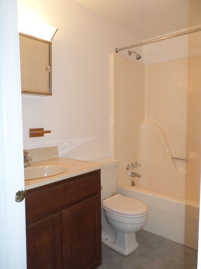 Photo - 913 Toms Creek Rd