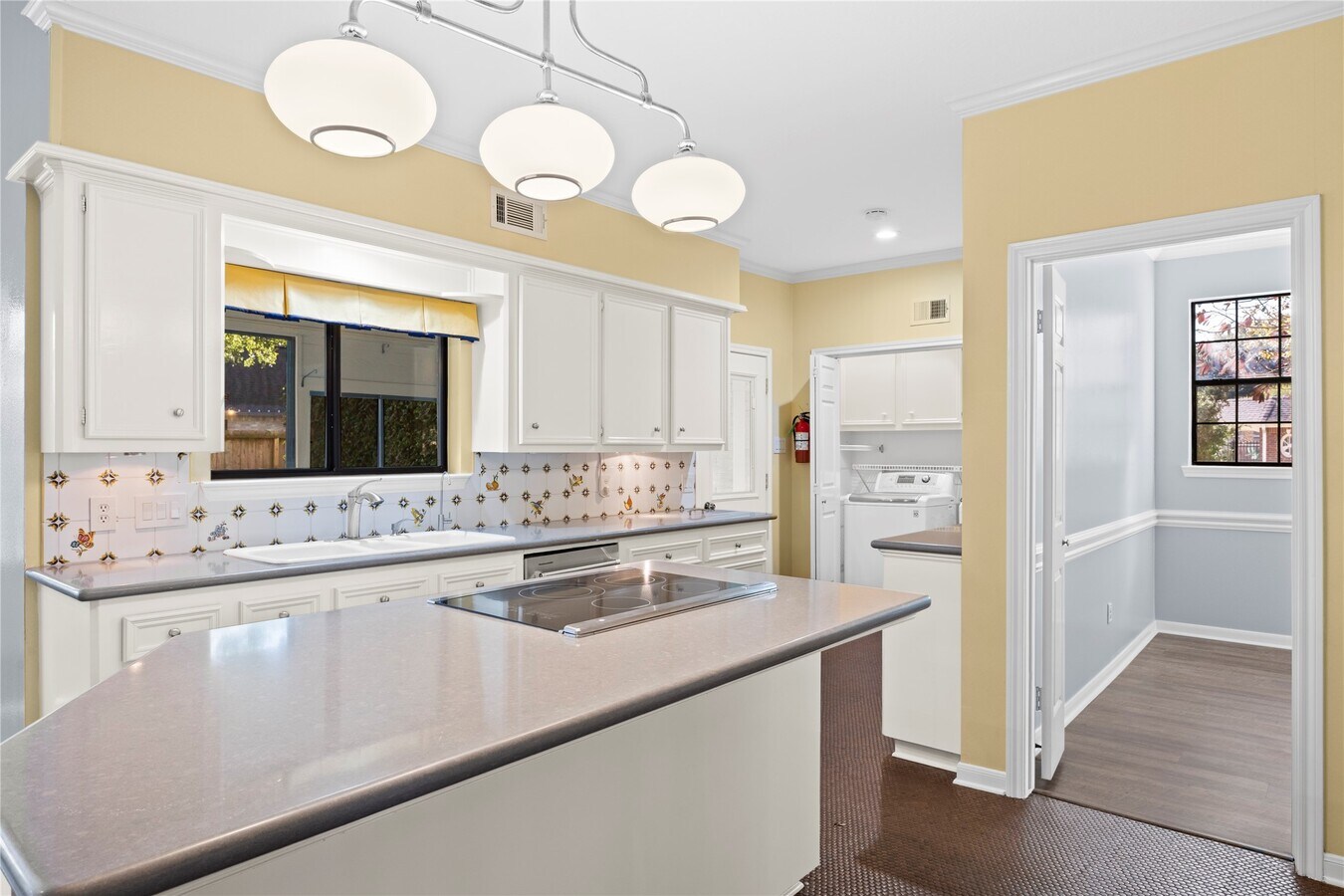 Photo - 18227 Longmoor Dr