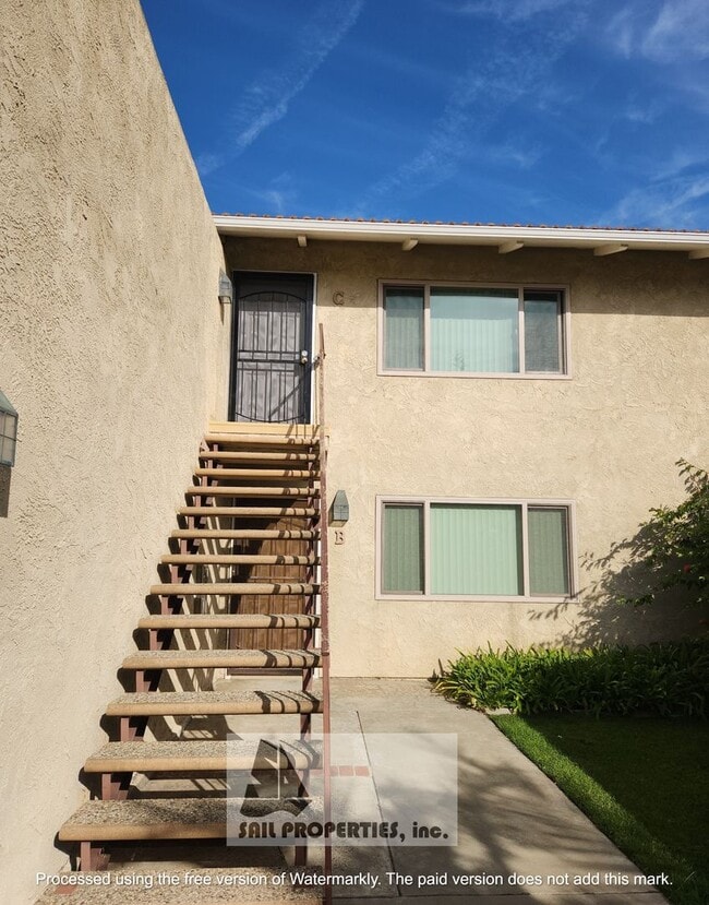 Building Photo - 16551 Le Grande Ln Unit C