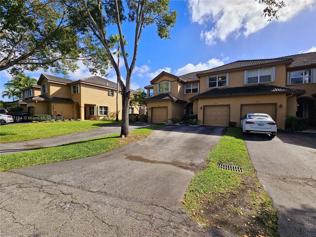 Photo - 1872 SW 53rd Ave Casa Adosada
