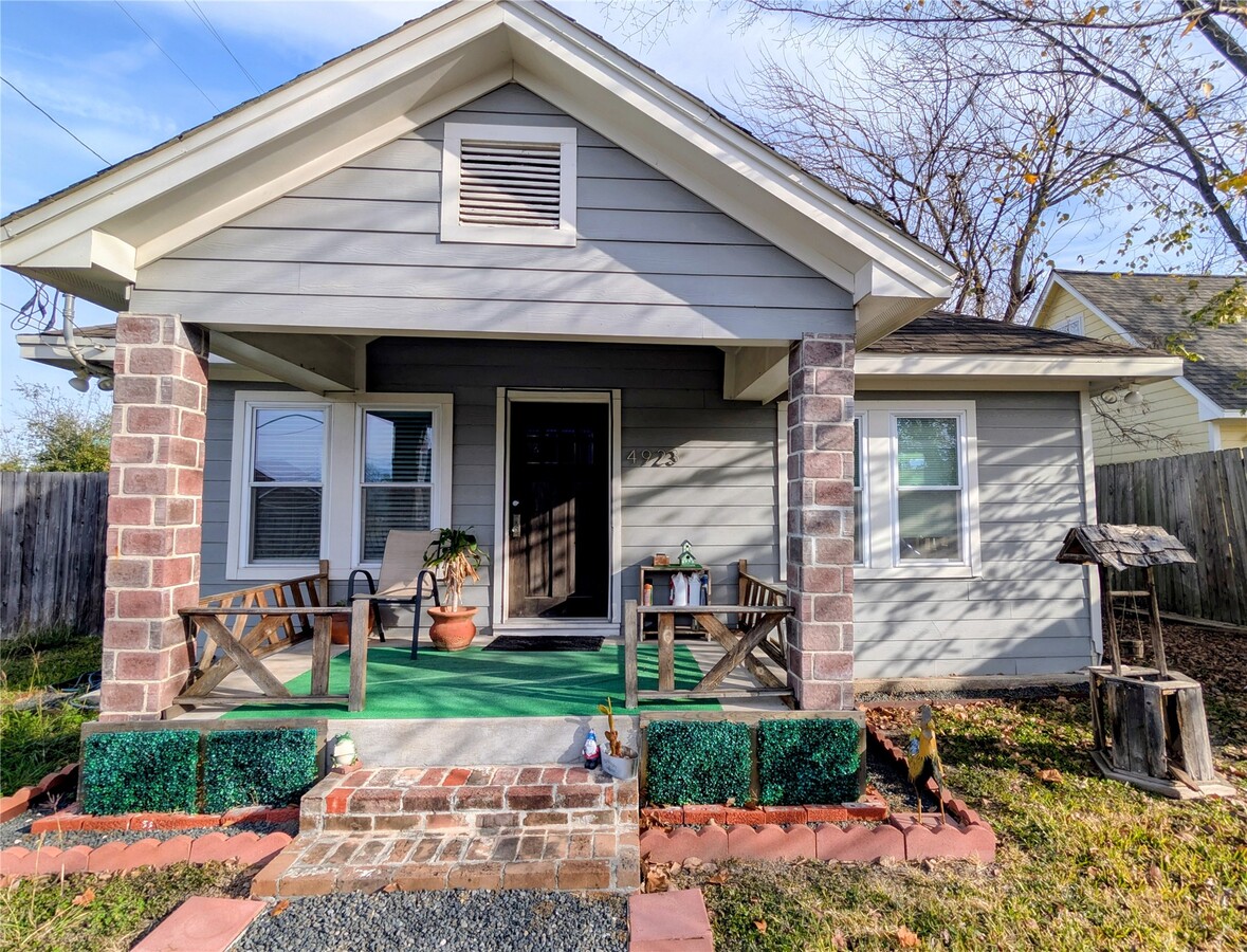 Photo - 4923 Leeland St