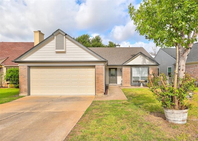 Building Photo - 16304 Kicking Bird Dr Rental