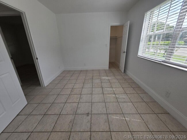 511 Banks Rd Unit 3