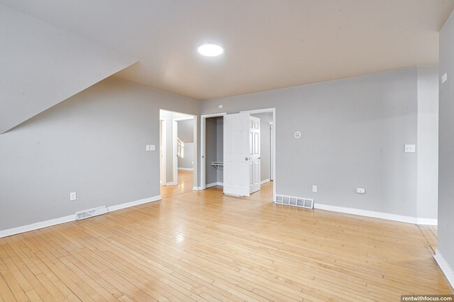 Photo - 618 N Ashland Ave