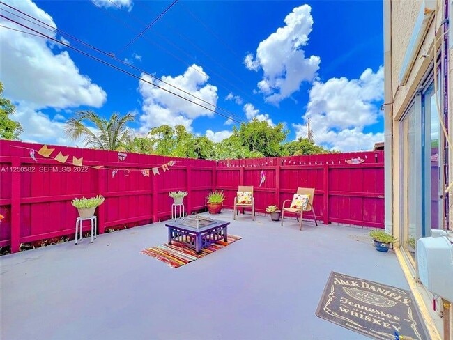 Building Photo - 3672 SW 59th Ave