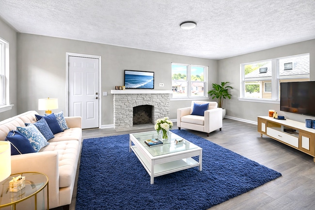 Photo - 2025 Mansfield St