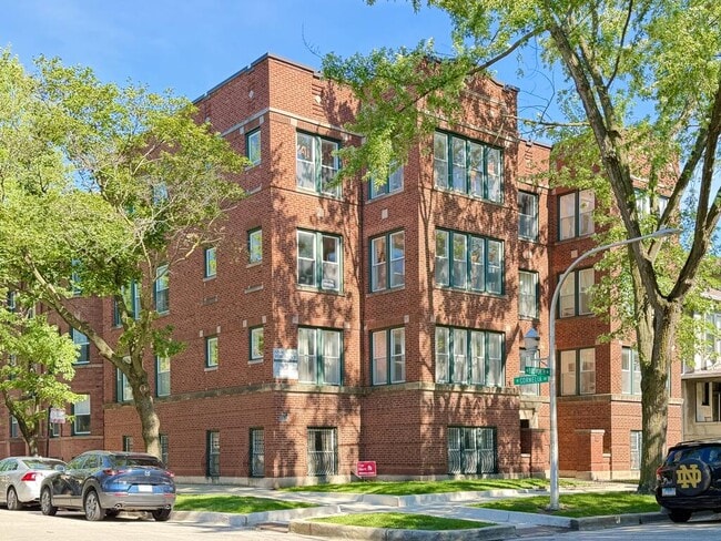 Building Photo - 3455 N Bosworth Ave Unit F2