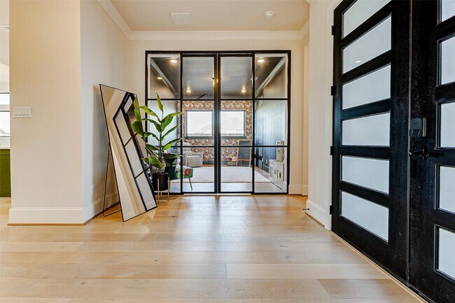 Photo - 7606 Redwoods Frst Dr