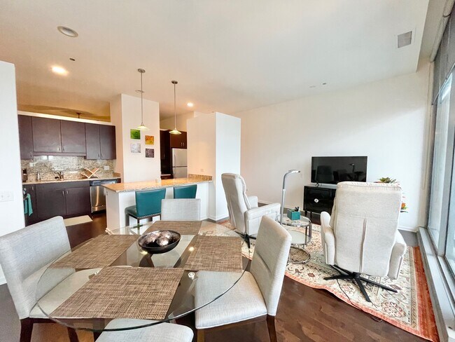 Photo - 55 E Monroe St Unidad 4618