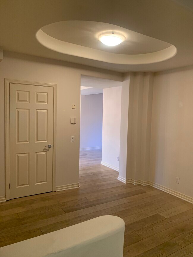 Entry Unfurnished - 14290 Dickens St Unit 204