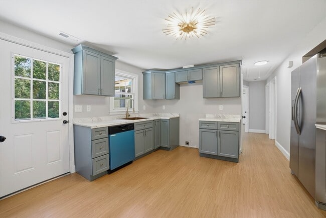 Photo - 44 Topsfield Cir